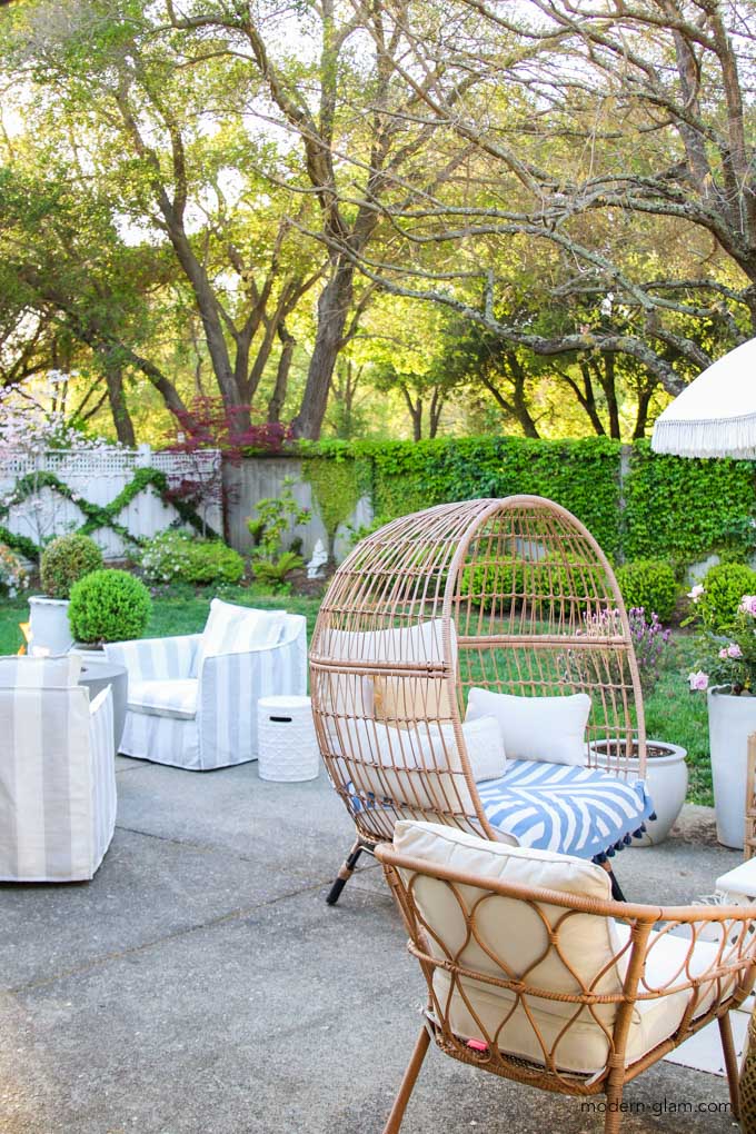 how to create an inviting outdoor patio