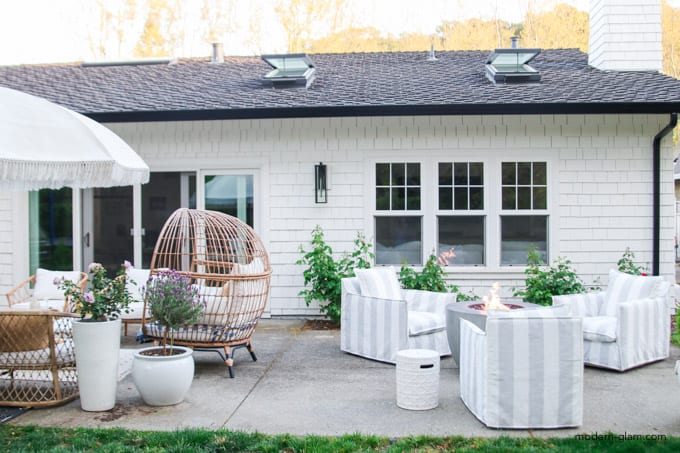 how to create an outdoor living space