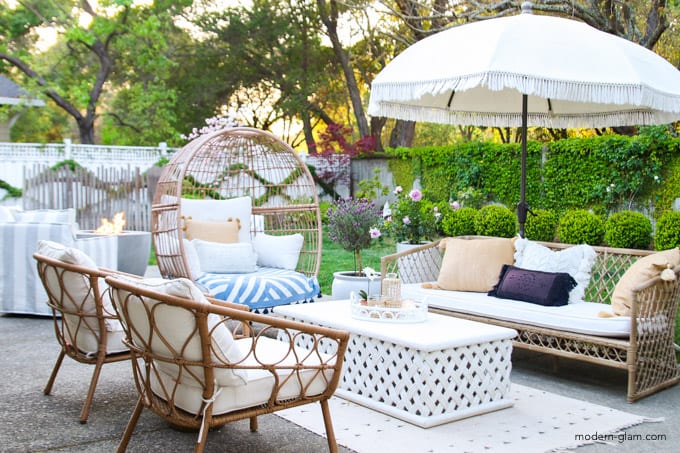 how to create and outdoor living space