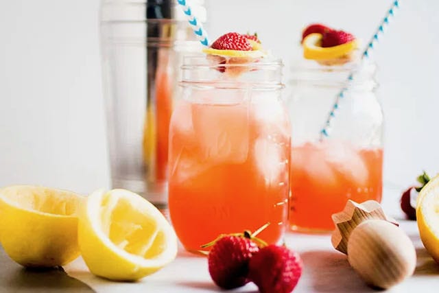 strawberry whiskey lemonade