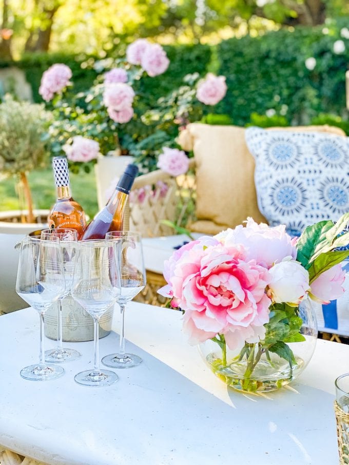 outdoor entertaining tips