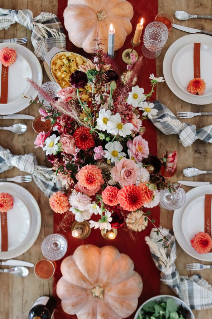 thanksigiving centerpiece with pumpkins