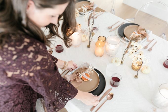 how to set thanksgiving table