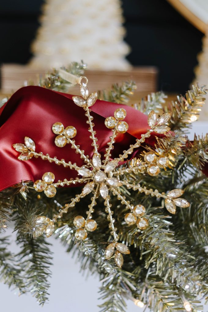 faux christmas tree decorating tips