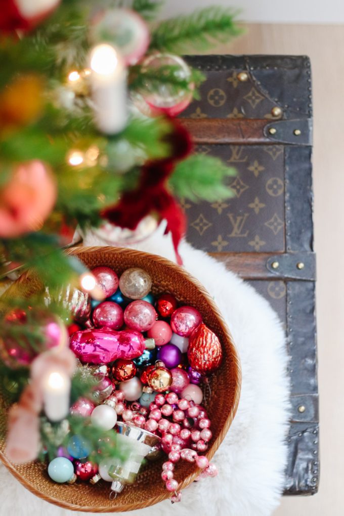 how to display vintage ornaments