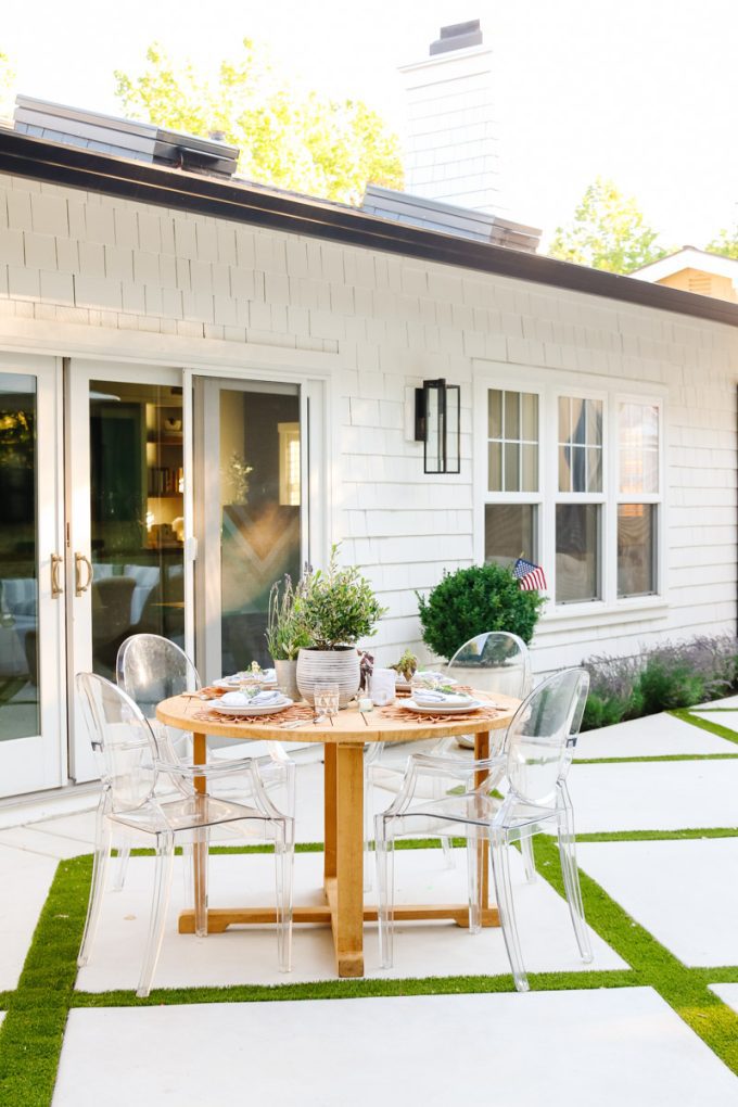 how to set an outdoor table