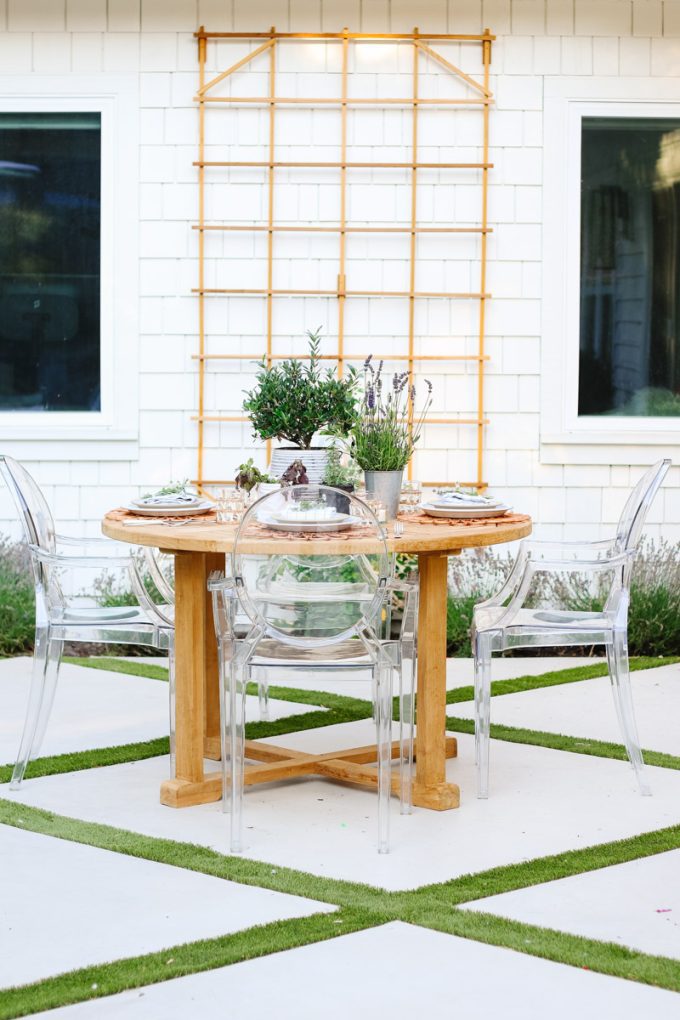 how to set an outdoor table for summer