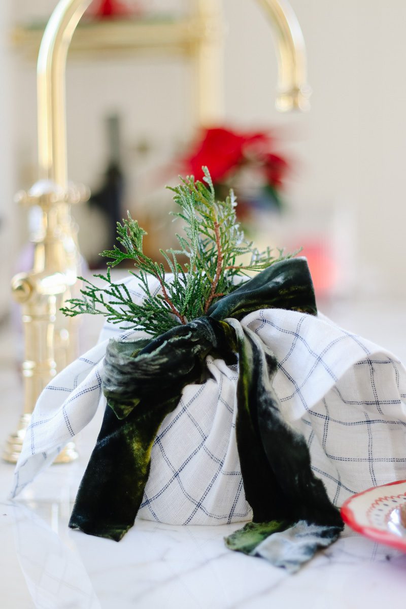 Christmas Kitchen Towels DIY - MY 100 YEAR OLD HOME