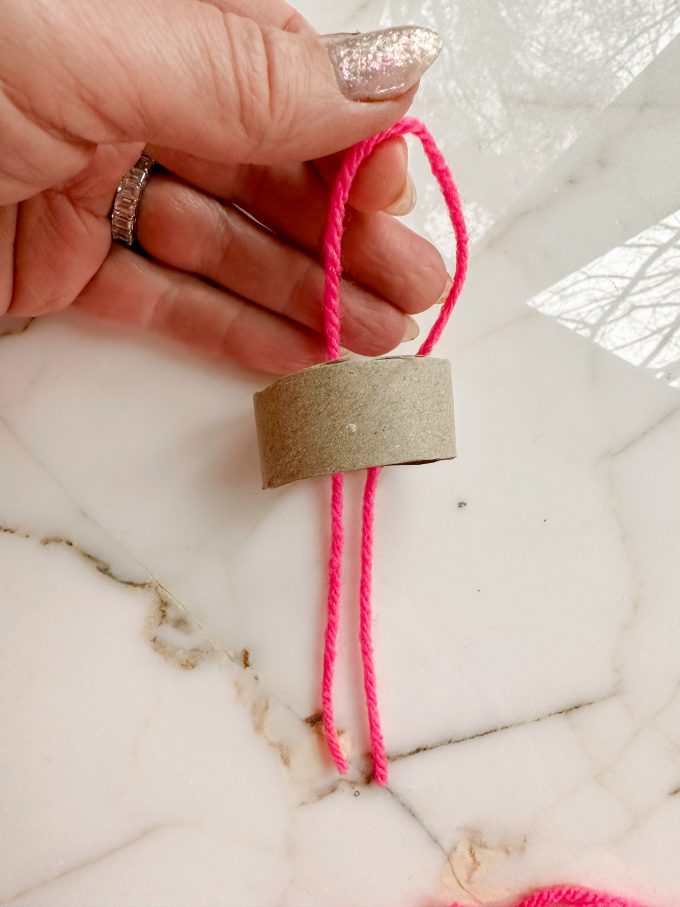 how to make ornaments with yarn